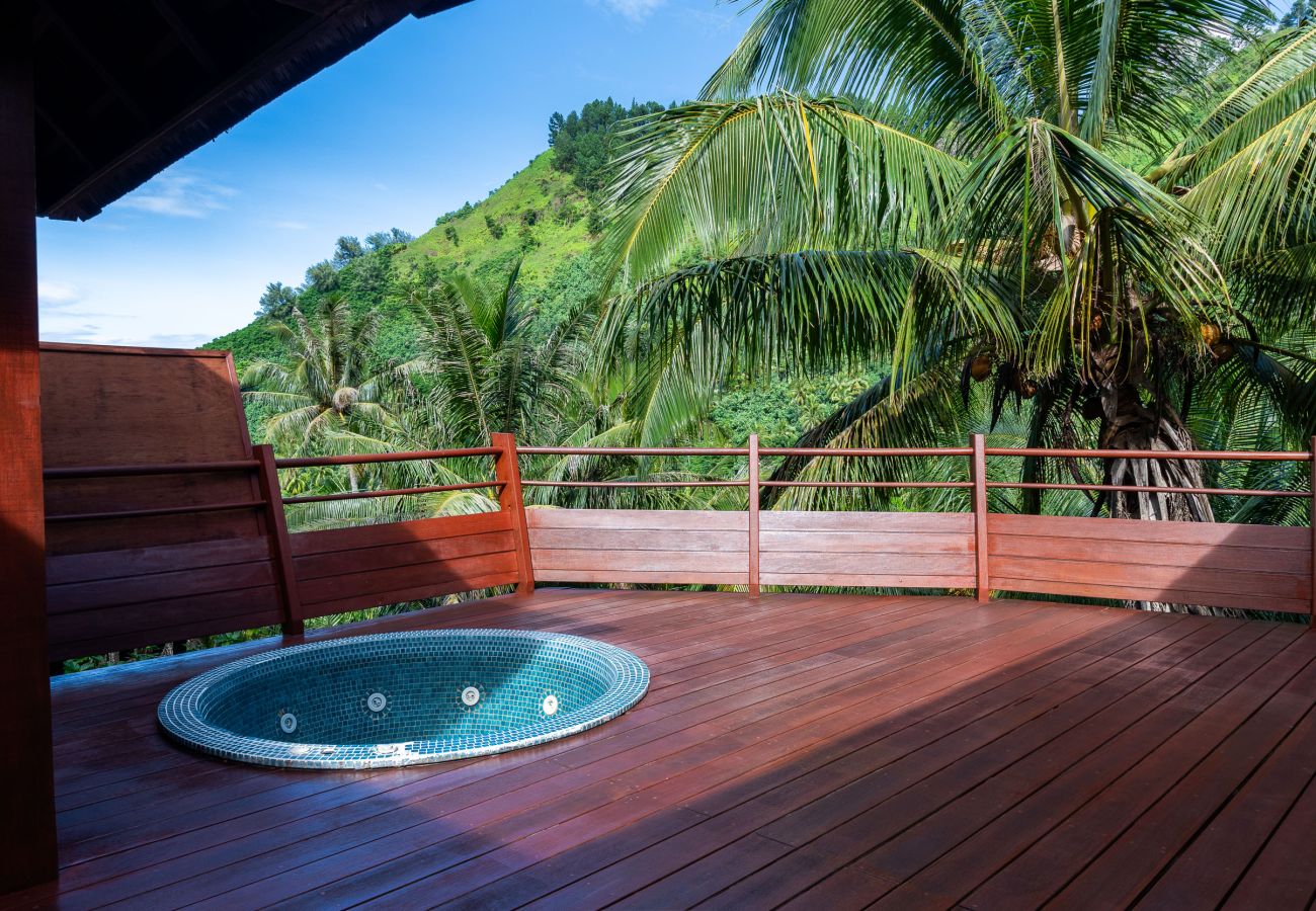 Villa in Tiahura -  5 Stars Te Rai Villa in Moorea wJacuzzi